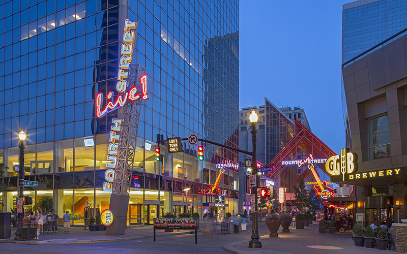 4th Street Live